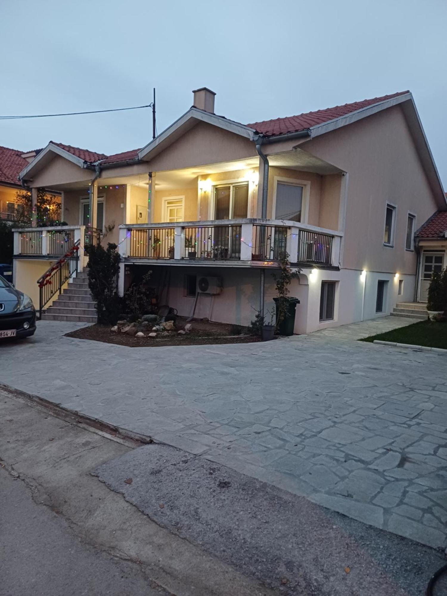 SurčinCrystal公寓 外观 照片